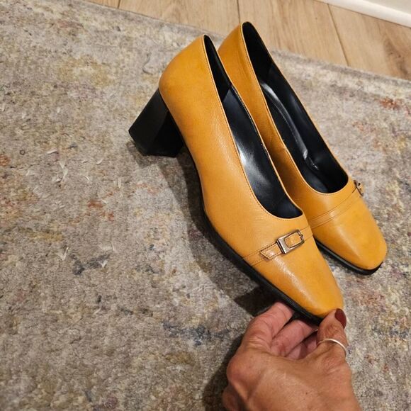 Salamander Vintage Learher Block Heels Size 8.5 - Picture 1 of 12